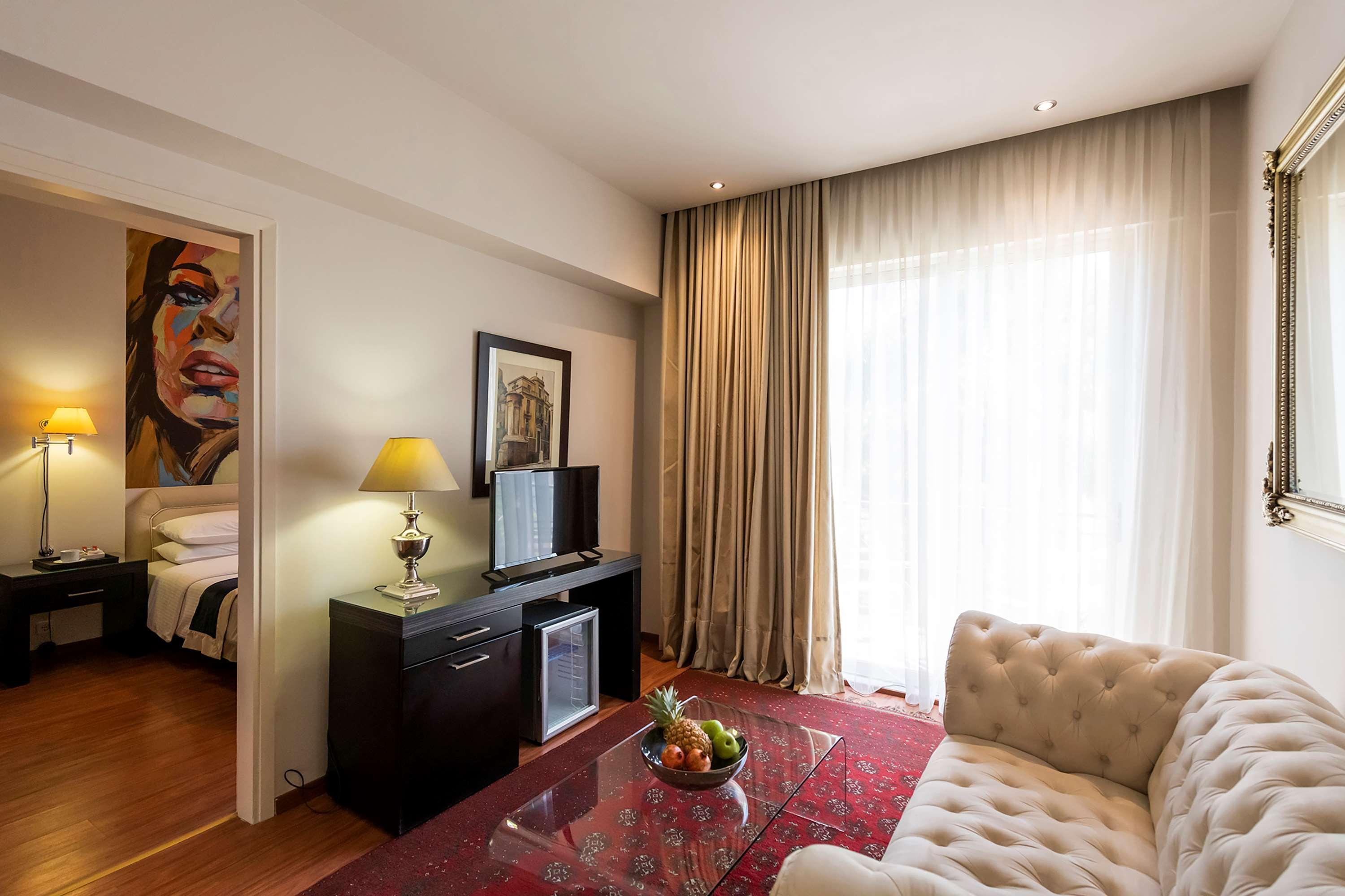 Western Embassy Hotel 4*